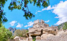 Magnífico Castillo privado, elevado en la roca